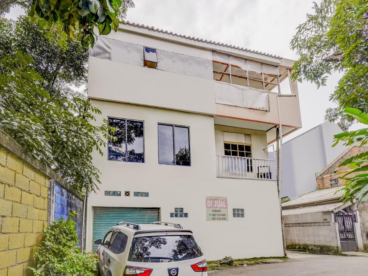 Spot On 91186 Losmen Yanti Bandung Exterior foto